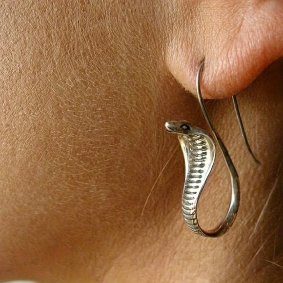 Elegant Gold Snake Earrings - Picture 4 of 7